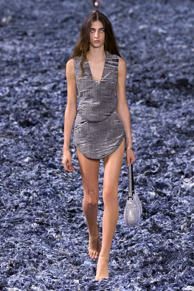 Look 11